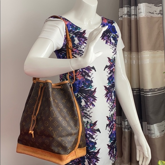 Louis Vuitton Bucket GM - Picture 11 of 17